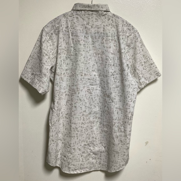 Lululemon Short Sleeve Shirt. M - Picture 2 of 4